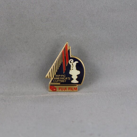 Vintage Sailing Pin - America's Cup 1987 Fuji Film - Celluloid Pin - Picture 3 of 3